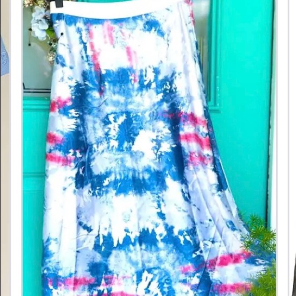NEW PINK  Victoria Aecret Skirt Silk Multicolored Size Small